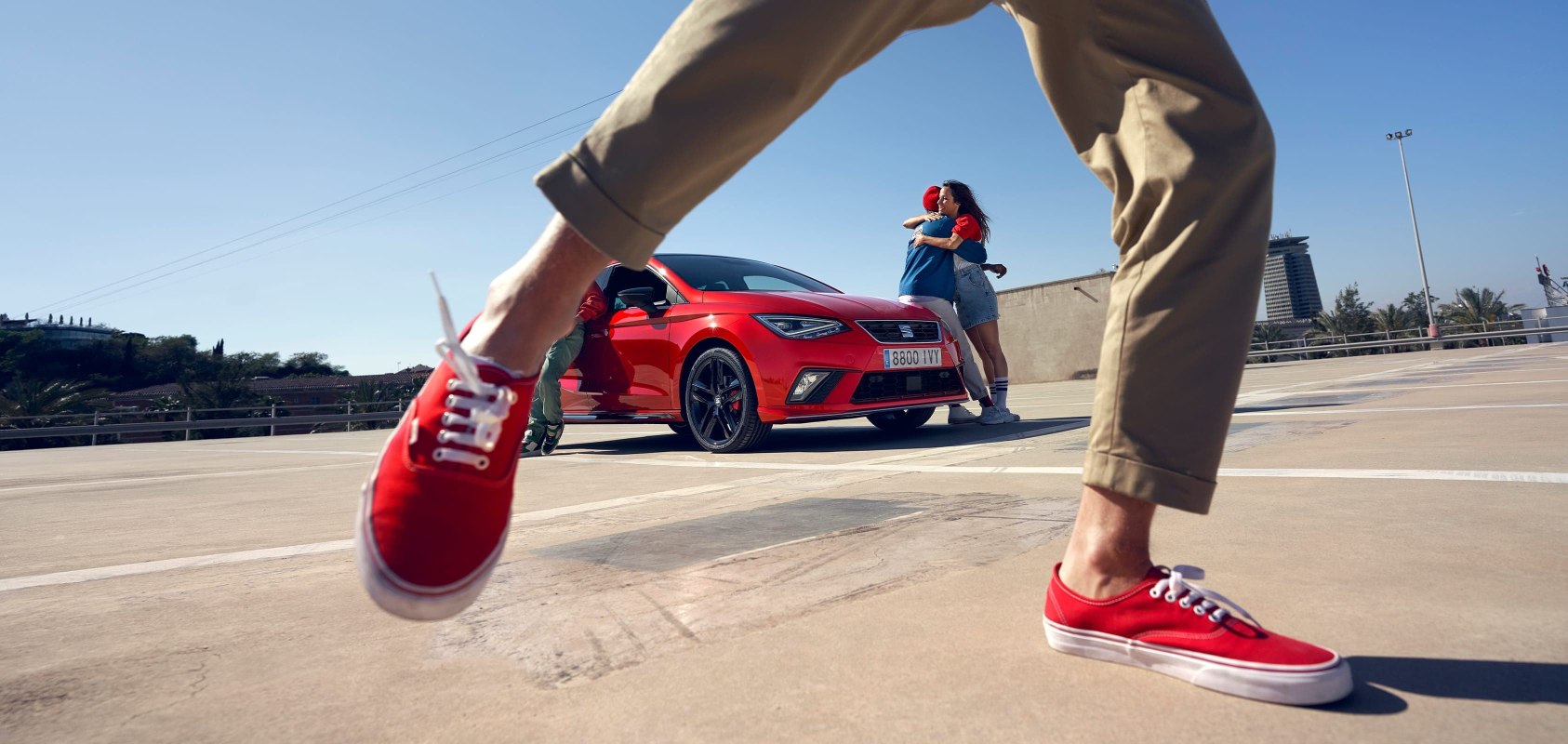 SEAT Ibiza colore desire red con cerchi in lega