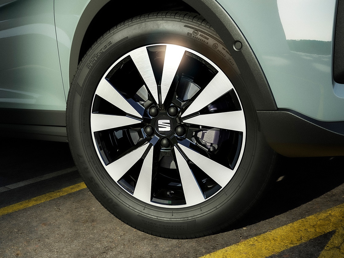SEAT Arona’s 17-inch dynamic machined alloy wheels