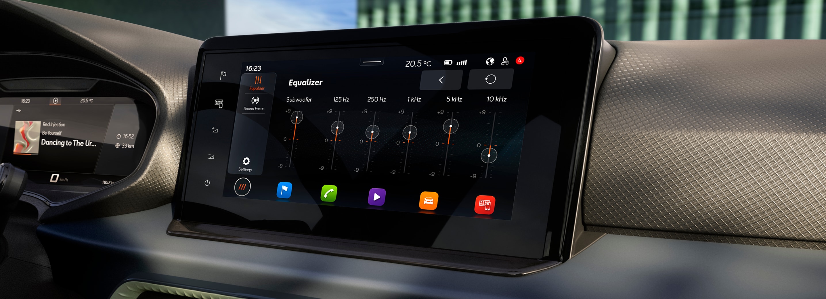  Cruscotto di SEAT Arona, che include il SEAT Sound System, tra le altre funzionalità.