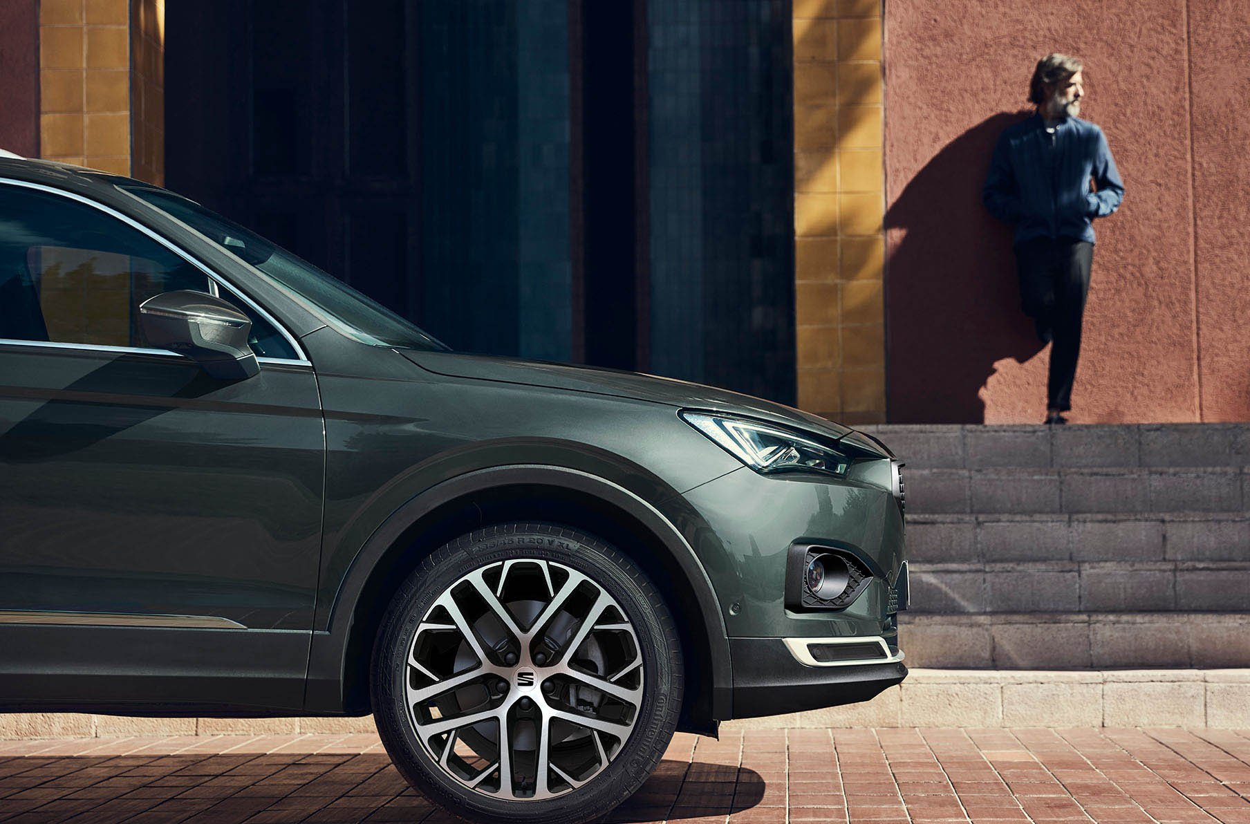 SEAT Tarraco XPERIENCE con cerchi in lega da 20” in Nuclear Grey