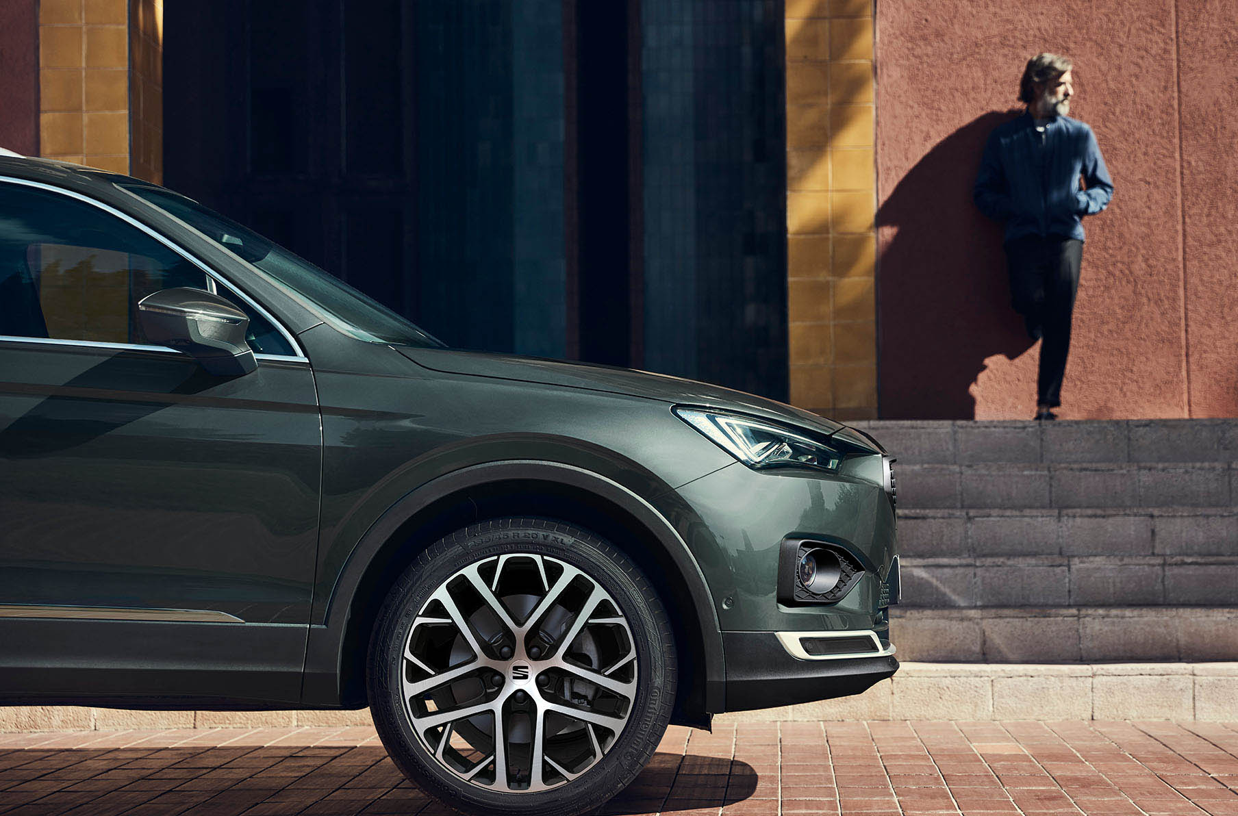 SEAT Tarraco XPERIENCE con cerchi in lega da 20” in Nuclear Grey