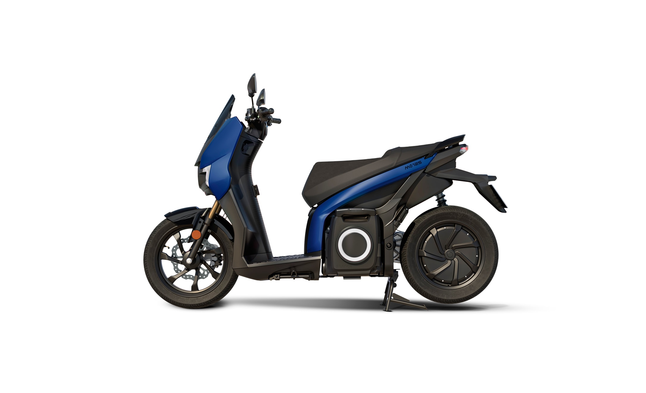 Clear side view of the seat mo 125 performance in blue. The background is white and can be clearly seen the sleek design lines and details of this scooter.